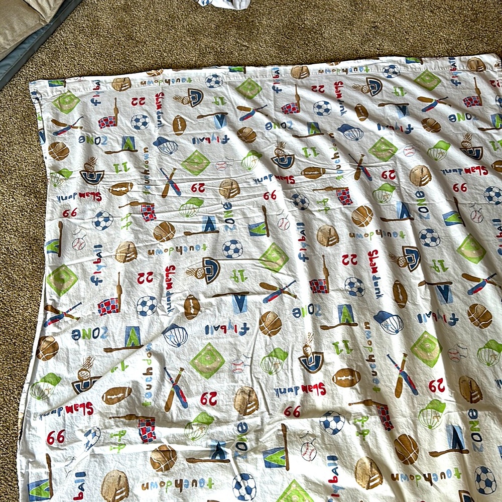 Pottery Barn Kids twin sheet set (1 flat sheet, 1 fitted sheet and 1 pillowcase)